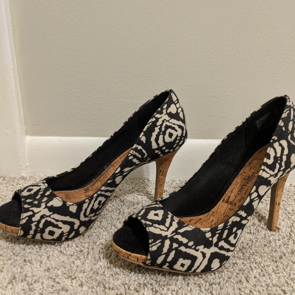 Black and white peep toe heels